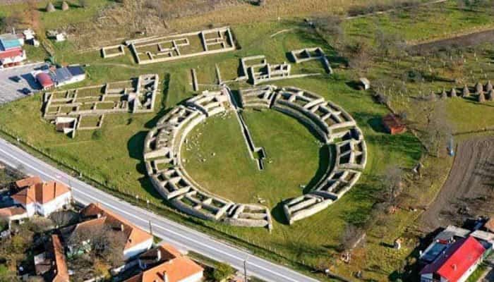 Consiliul Judeţean Hunedoara a demarat licitaţia pentru restaurarea amfiteatrului roman de la Ulpia Traiana Sarmizegetusa